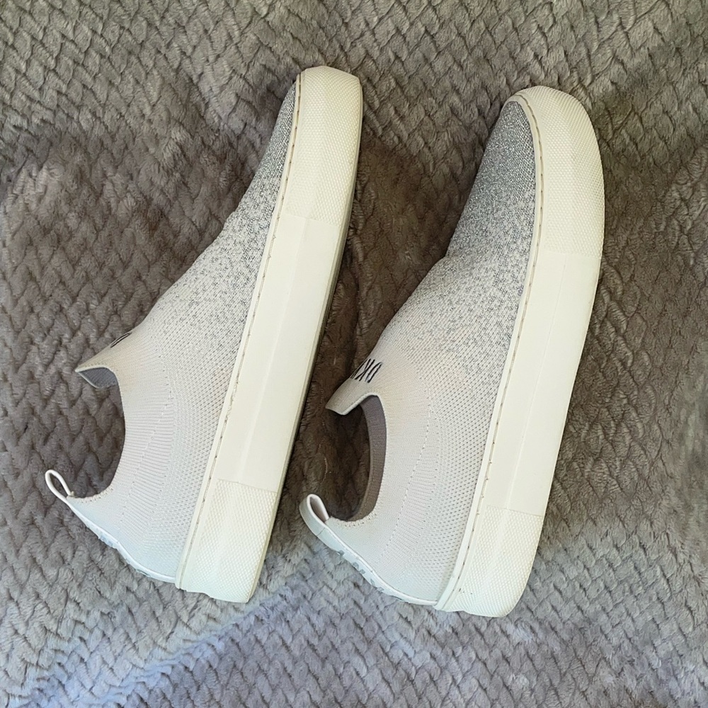 ๐ 2 for $12 DKNY slip on sparkly sneakers tennis 6 EUC - Picture 3 of 8